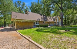 1201 Garden Avenue, Mount Pleasant, TX 75455