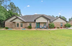 3093 Wallace Lake Rd, Pace, FL 32571