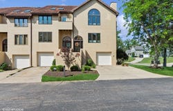 9810 THREE DEGREE RD, McCandless, PA 15101