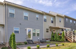 2005 Lampl Ln, Penn Twp, PA 15644