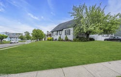 99 Crestview Road, Fords, NJ 08863