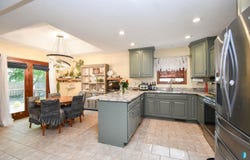 806 E Chestnut St, Harrisburg, SD 57032