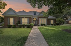 1104 Cherrywood Drive, Cleburne, TX 76033