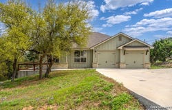 1039 Primrose Path, Canyon Lake, TX 78133