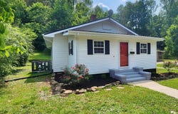 918 5th St, Jellico, TN 37762