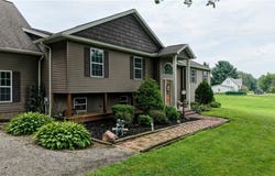 9263 Manchester Avenue SW, Beach City, OH 44608