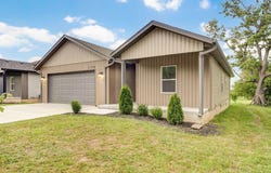 210 B W Clinton Street, Rogersville, MO 65742