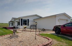 935 NE White Oaks Lane, Oak Grove, MO 64075