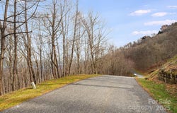 59/61 Running Cedar Drive, Mars Hill, NC 28754