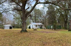2264 Long Street, Grenada, MS 38901