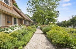 S56w23606 Maplewood Terrace, Waukesha, WI 53189