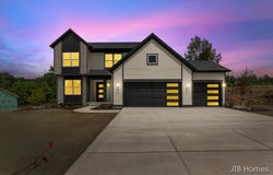 5899 Valley Point Drive SE, Caledonia, MI 49316
