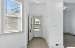 4032 Seward Street, Omaha, NE 68111
