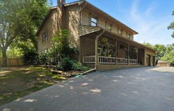 98 Hackney Lane, Valparaiso, IN 46385