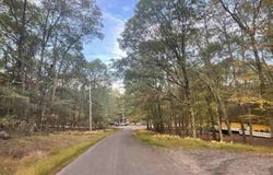 1208 Bluebird Ln, Bushkill, PA 18324