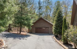 224 Corsica Lane, Saluda, NC 28773