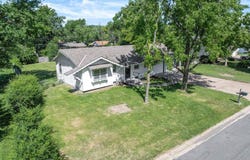 539 N Valleyview, Wichita, KS 67212