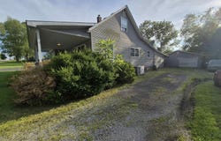 405 S SHAW Street, Harrisburg, IL 62946