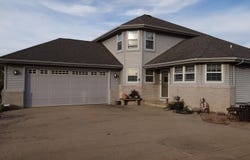 1046 Summerhill Drive, Janesville, WI 53546