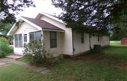 1402 N Kentucky Street, Iola, KS 66749