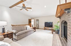 402 Williams Avenue, IA 52361