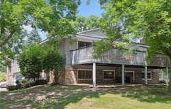 1042 Pontiac Lane, Chanhassen, MN 55317