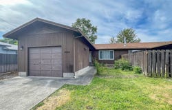 1883 GREEN AVE, Roseburg, OR 97471