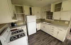 206 N Walnut St, Iola, KS 66749