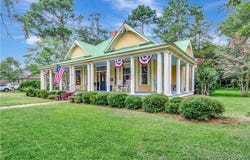 415 E 3rd Avenue, Red Springs, NC 28377