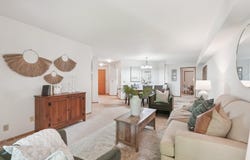 1600 W Green Tree B Rd, Glendale, WI 53209