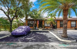 11140 Redwood Ave, Pembroke Pines, FL 33026