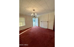 78 W Palmetto Avenue, Varnville, SC 29944