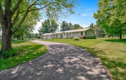 3252 Sager Road, Valparaiso, IN 46383