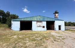 1406 Neptune Drive, Clinton, OK 73601