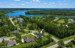 11 Sailview Court, Hampstead, NC 28443