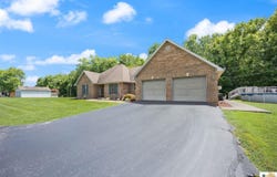 613 Conover Lane, Columbia, KY 42728