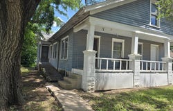 410 W 10th Ave, Winfield, KS 67156