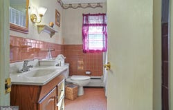 601 W EVESHAM AVENUE, MAGNOLIA, NJ 08049