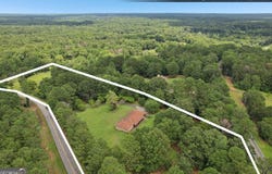 642 Lester RD, Fayetteville, GA 30215