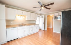101 E Cronkhite Street, Knoxville, IA 50138