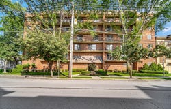 825 Center Street, Des Plaines, IL 60016