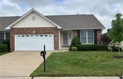 40 Huntgate Drive, St Peters, MO 63376