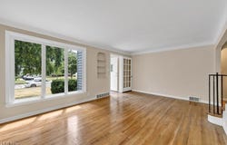 5271 Case Avenue, Lyndhurst, OH 44124