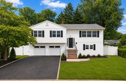 31 Shearn Dr, Middlesex Boro, NJ 08846-1263