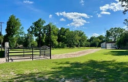 218 CR 26716, Petty, TX 75470