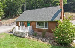 733 Mckee Rd, White Oak, PA 15131