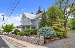 121 S CENTRAL STREET, BROADWAY, VA 22815