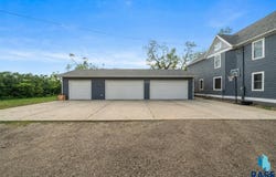 420 7th St, Hudson, SD 57034