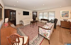 19-1 Tamaron Drive, Waldwick, NJ 07463