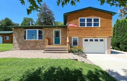 1128 N CODY Road, Le Claire, IA 52753
